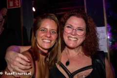 Manita on Tour: Showboat